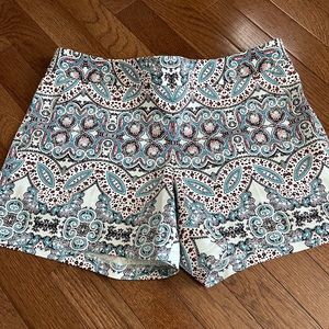 Express Size 4 geometric print shorts.  Stunning & in great condition